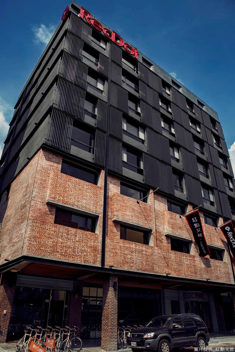 位於台中市區，六月下旬剛開幕的台中紅點文旅，甫開幕